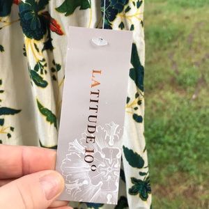 NWT Latitude 10 Degrees Floral Leaves Tassel Boho Top Women’s S